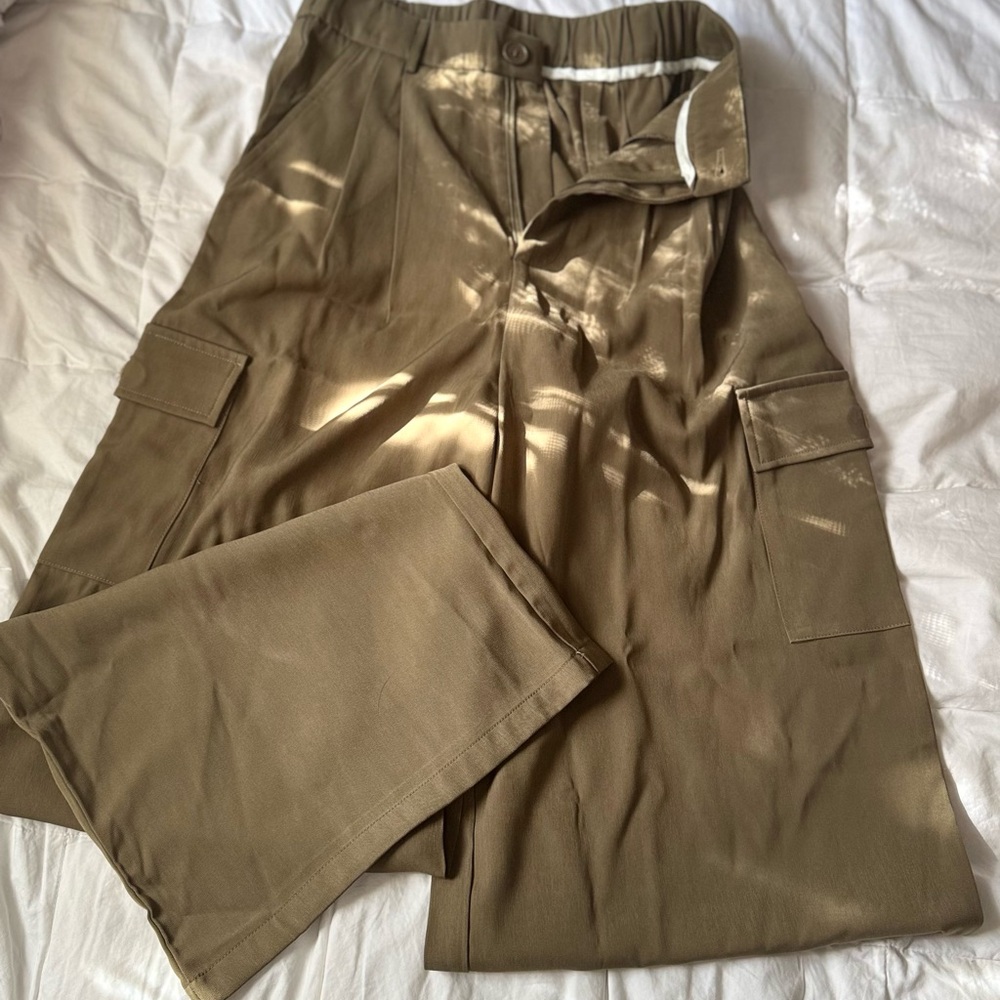 Women Tan Cargo Pants
